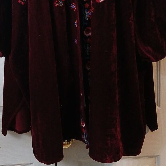 Umgee Dark Burgundy Velvet Embroidered Kimono Style open front Cardigan - Picture 2 of 7